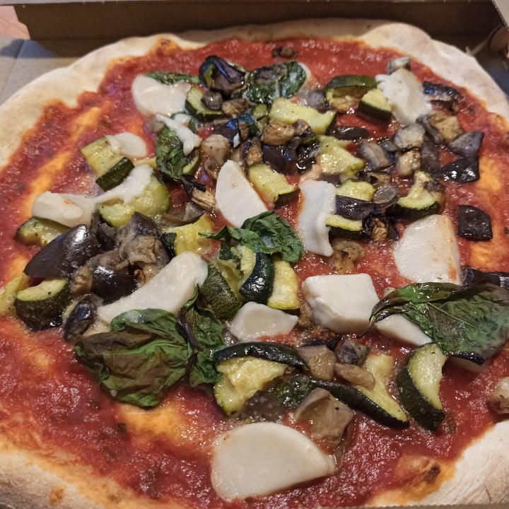 photo of Pizzeria Piola Pizza con mozzarisella shared by @ross1992 on  24 Apr 2022 - review