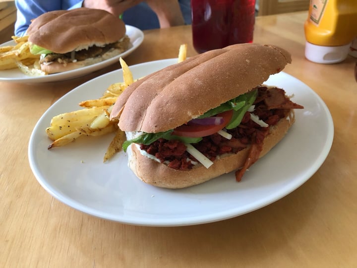 photo of Indómite Vegan Tortas Carnes Frías Veganas shared by @vamonsivais on  29 Jan 2020 - review