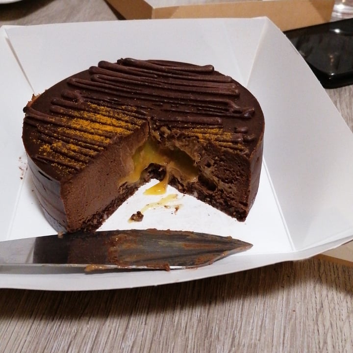 photo of Black Sheep Raw Torta Cioccolato, Mango E Curry shared by @ericaabillion95 on  03 Apr 2022 - review