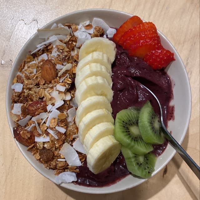 菜肴“Acaí Smoothie Bowl”的照片