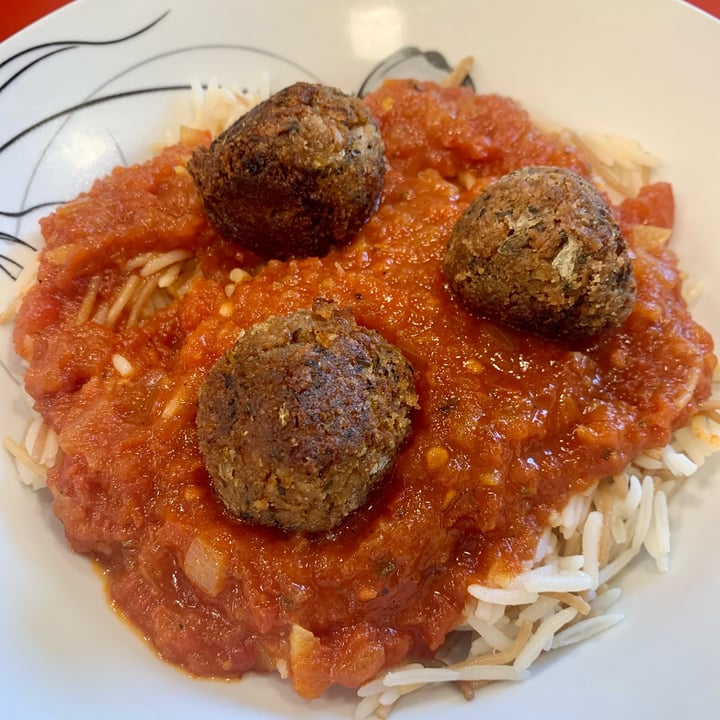 review photo of Beyond Meat Beyond Meatballs Italian Style shared by @vanessabejjany on 02 Jan 2022 - review