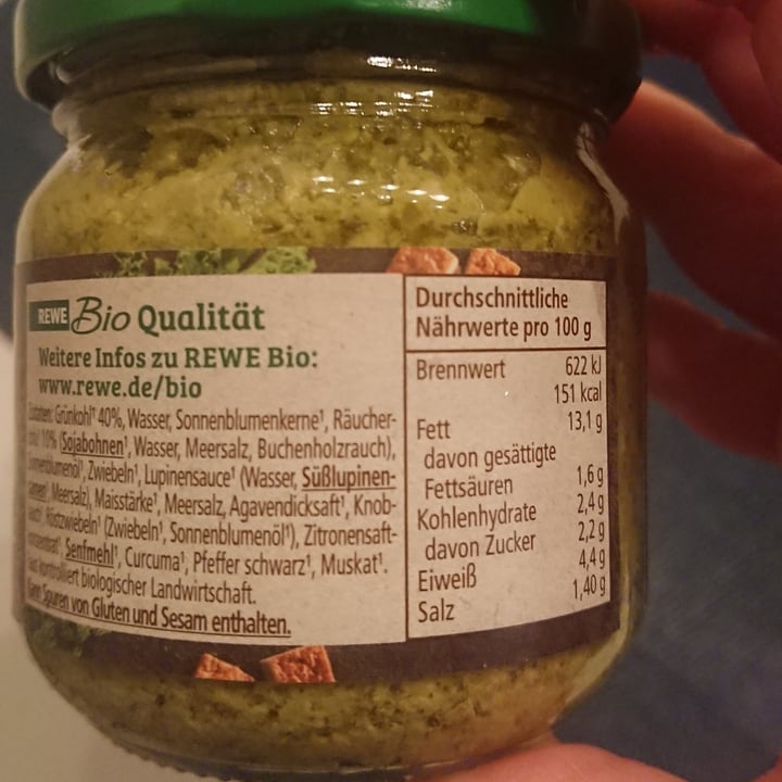 photo of Rewe Bio Grünkohl & Räuchertofu Streichcreme shared by @antonellaf on  26 Mar 2022 - review