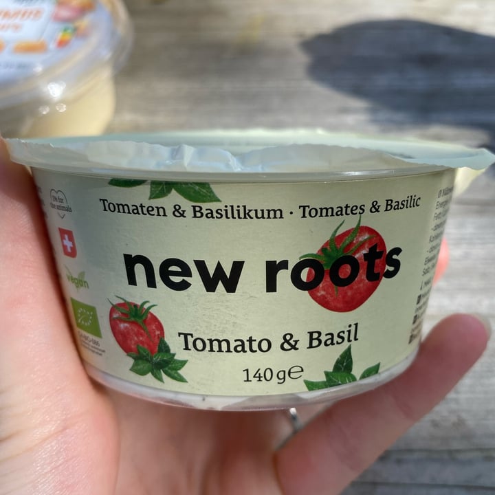 review photo of New Roots vegan creamery Tomato and Basil shared by @qualle on 17 Oct 2022 - review