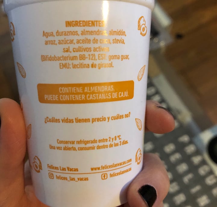 review photo of Felices Las Vacas Yogur de Almendras y Durazno shared by @vickydeb on 28 Jul 2020 - review