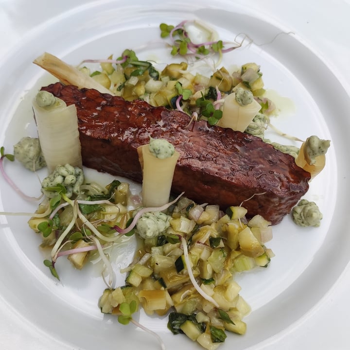 review photo of Moment - Cafe & Bistro Smoked Tempeh, Roasted Leek Rolls, Asparagus Salsa, Terragon Soy Sauce, Lovage Oil shared by @tipsyballoons on 06 Jun 2022 - review