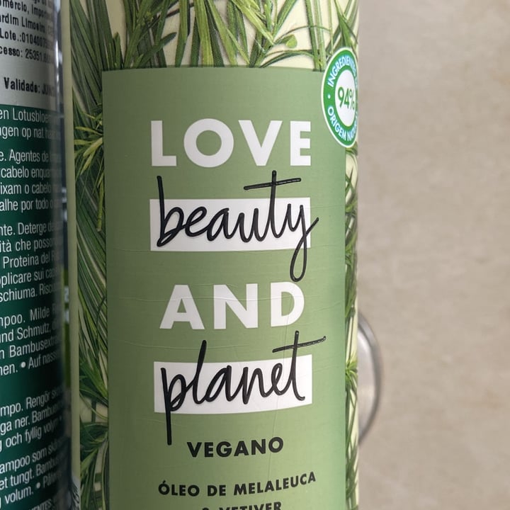 photo of Love Beauty and Planet Shampoo shared by @manuellamiranda on  28 Dec 2021 - review