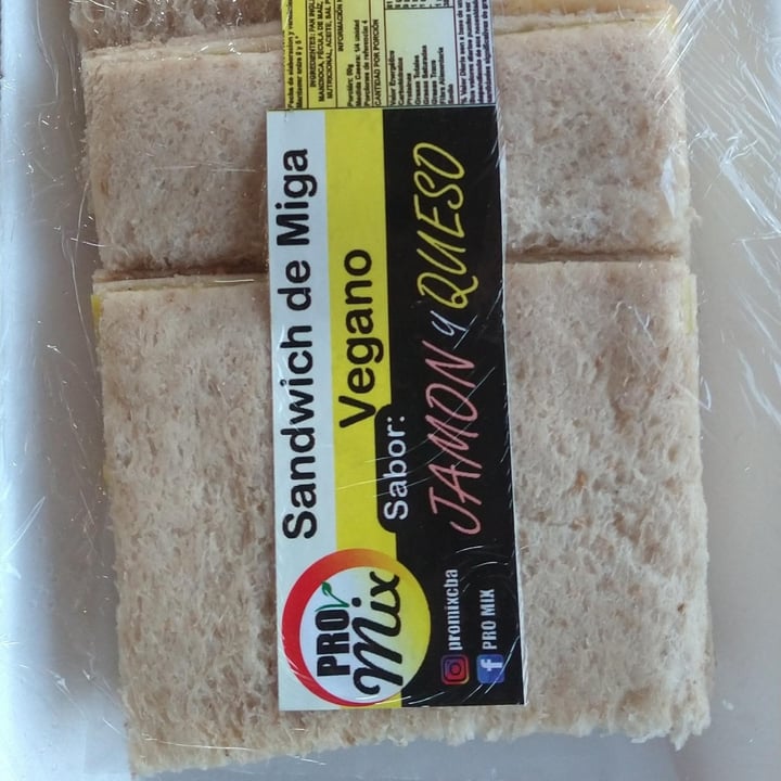 photo of Pro Mix Sandwich de Miga Vegano Jamón y Queso shared by @pablopino on  27 Sep 2021 - review