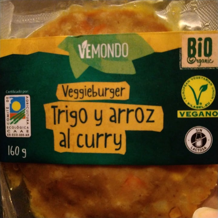 photo of Vemondo Veggieburger trigo y arroz al curry shared by @walkabout-veg on  03 Aug 2021 - review