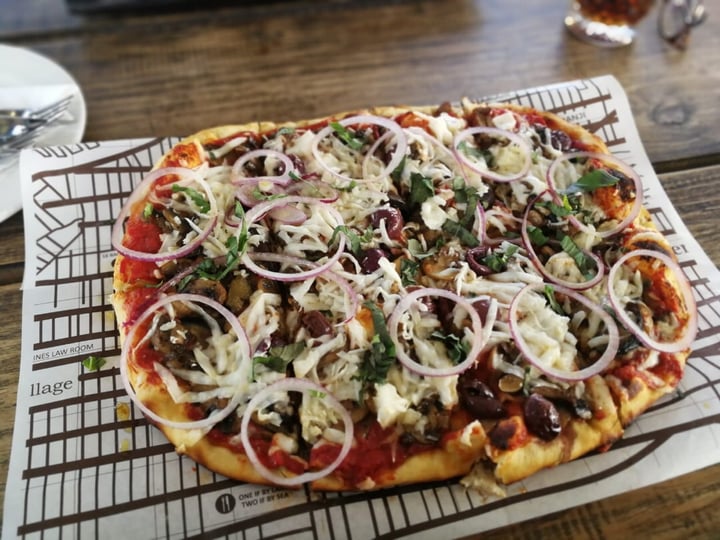 photo of Hudsons The Burger Joint (Hazelwood) Busker Pizza shared by @chlo17chappell on  21 Aug 2019 - review