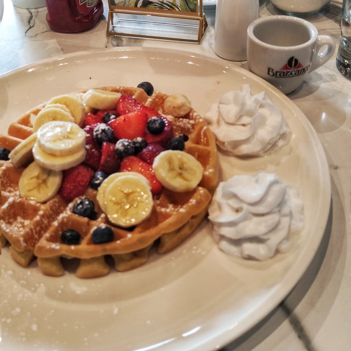 photo of Evviva Breakfast and Lunch Vegan Waffle shared by @eatwithzara on  03 May 2022 - review