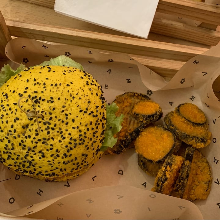 photo of Flower Burger Melanzane Croccanti shared by @ilariap on  18 Dec 2022 - review