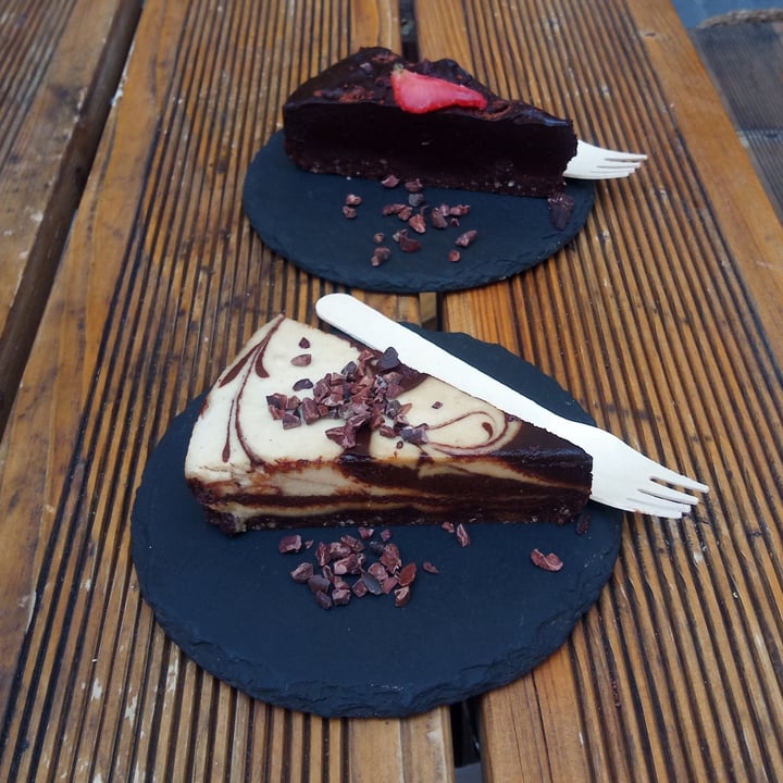 photo of #RAW VEGAN FIRENZE Raw Cake shared by @elphaba09 on  18 Jun 2021 - review