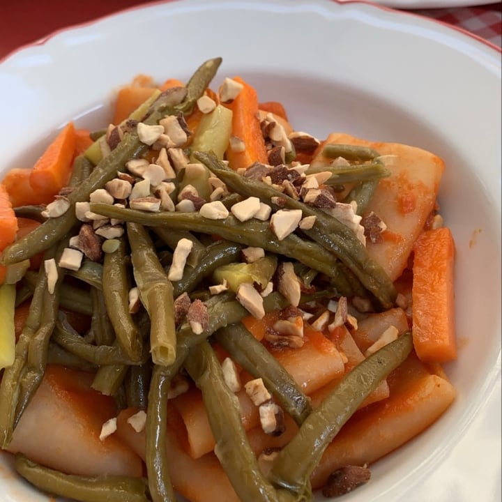 photo of Miscusi (Colonne) Paccheri al sugo con verdure spadellate e mandorle shared by @ayaros on  04 Oct 2021 - review