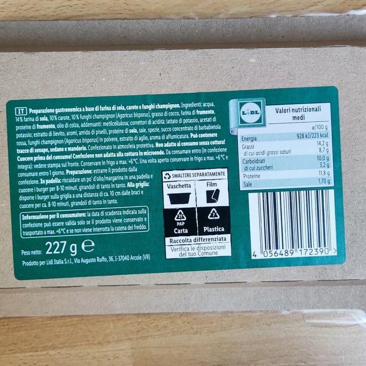review photo of Vemondo Vegan Burger a base di farina di soia, carote e funghi champignon shared by @chiaradigia on 22 Apr 2022 - review