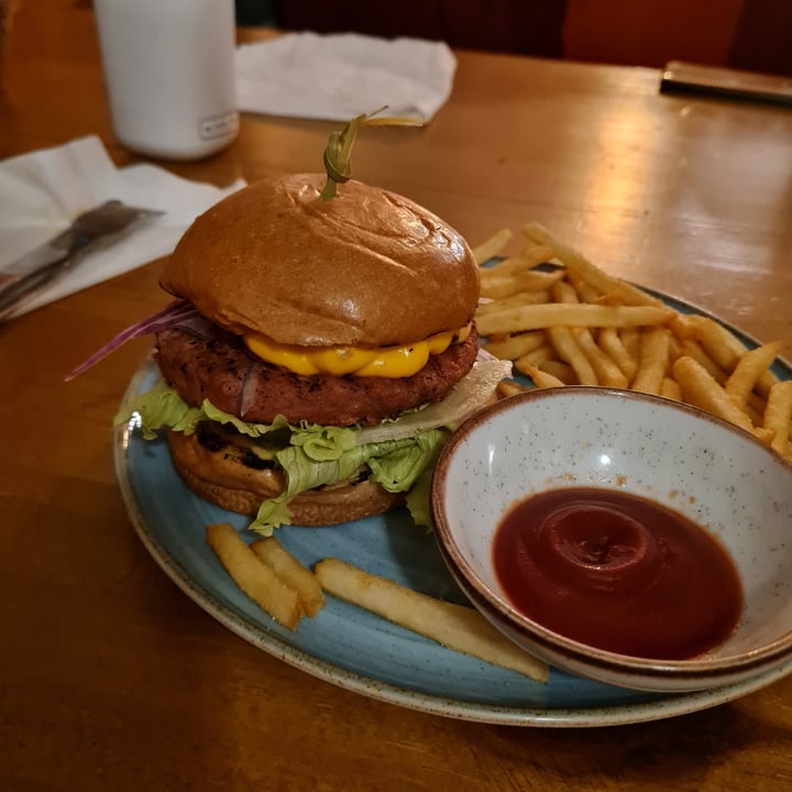 photo of Green Kitchen BR x-burguer vegano shared by @stefontoura on  25 Apr 2022 - review
