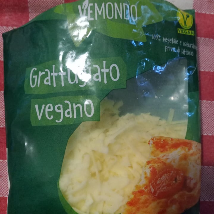 photo of Vemondo Grattugiato Vegano shared by @4luglio1955 on  14 Nov 2021 - review