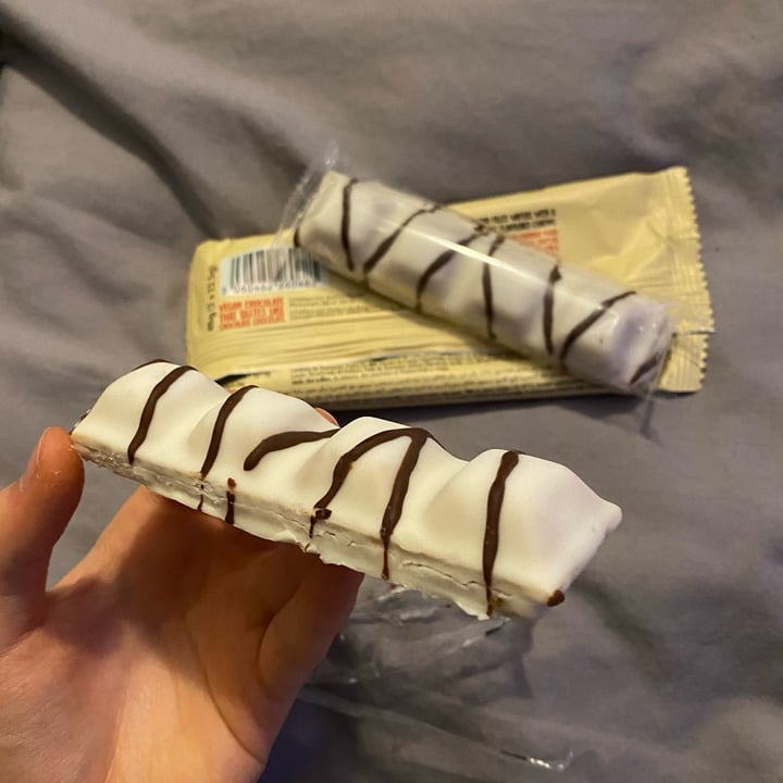 photo of LoveRaw Cre&m Wafer Bar White Choc shared by @bethany0990 on  23 Nov 2021 - review