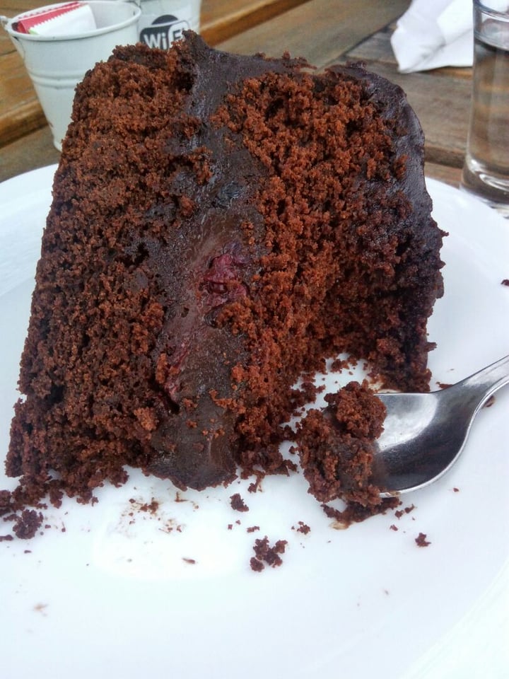 photo of Ubuntu Alimentos Sabios Torta de Chocolate y Frutos Rojos shared by @belvegan on  16 Aug 2019 - review