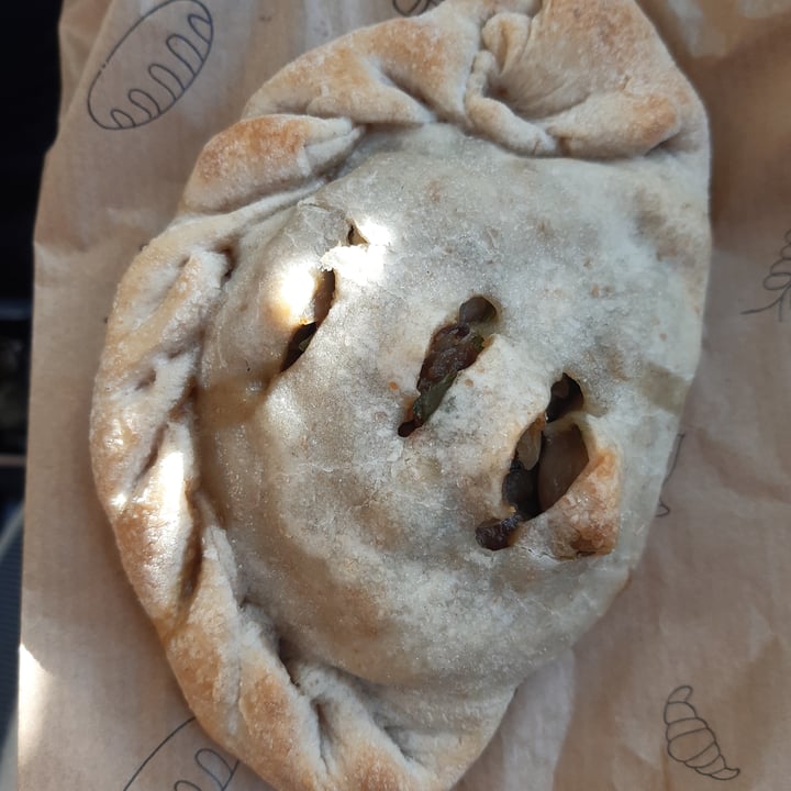 review photo of Amásame Bakery Lab Empanadilla De Setas shared by @hippiebaker on 04 Nov 2020 - review