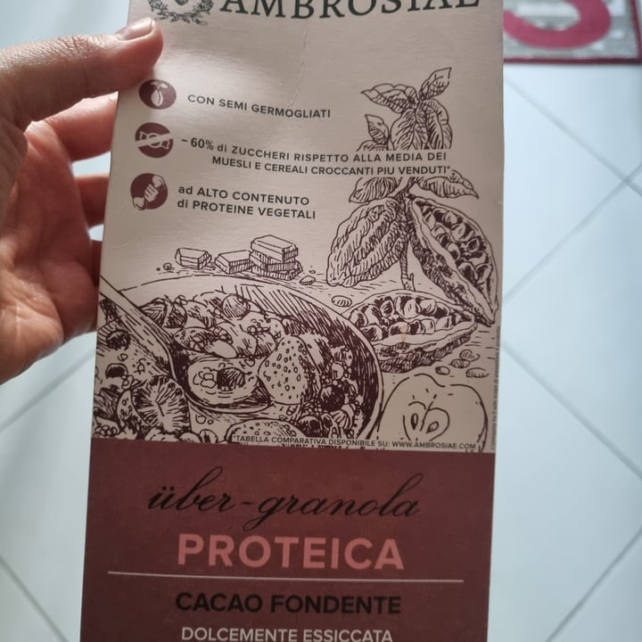 photo of Ambrosiae Granola proteica cacao fondente shared by @bressy on  26 Aug 2022 - review