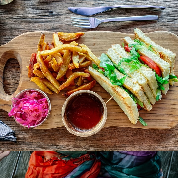 photo of Zest Ubud Zest Club Sandwich shared by @ezgis-essentials on  10 Sep 2020 - review