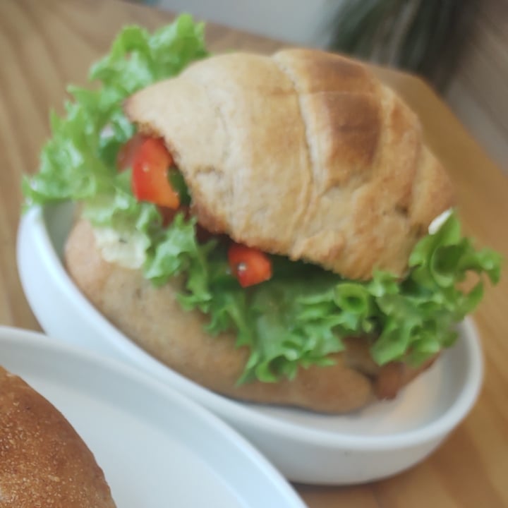 review photo of Green & Yang Healthy Bakery Café Crossiant De Ricota Con Hongos shared by @leonfractal on 16 Mar 2021 - review