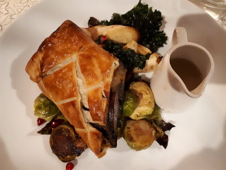 review photo of Southern Cross Garden Bar Restaurant Mushroom Wellington shared by @gemmacouz on 17 Aug 2018 - review