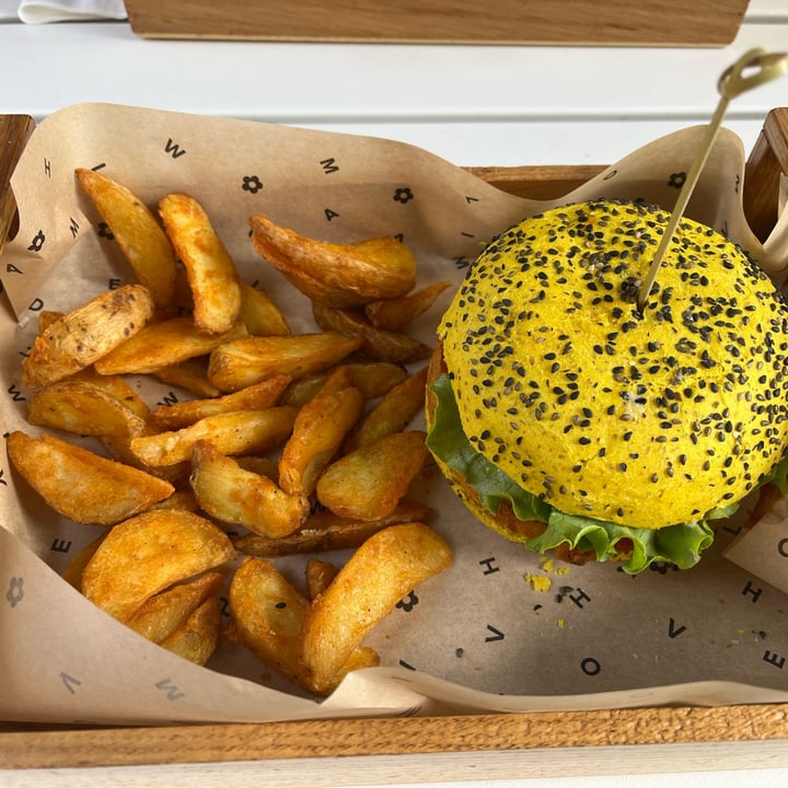 photo of Flower Burger Funky Cecio shared by @mattia0 on  21 Sep 2022 - review