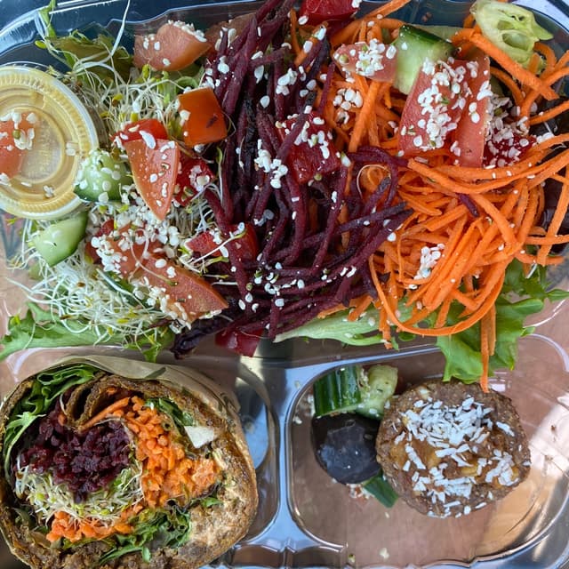 Photo of the dish “Rawthentic Lunchbox”