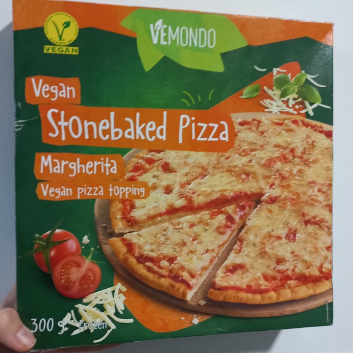 photo of Vemondo Vegan Stonenbaked Pizza Margherita shared by @heiru on  22 Feb 2022 - review