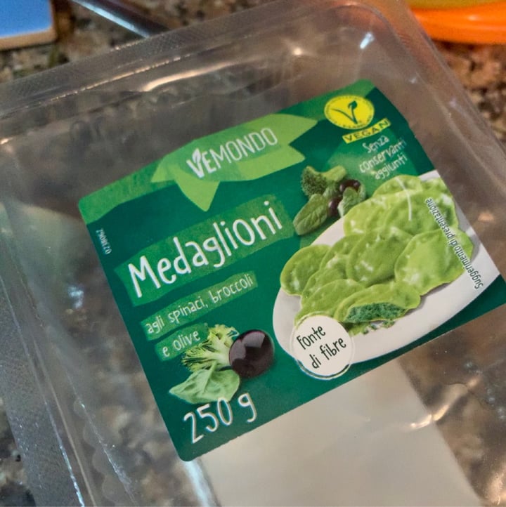 review photo of Vemondo Medaglioni Agli Spinaci, Broccoli E Olive shared by @rufusofengland on 14 Apr 2022 - review