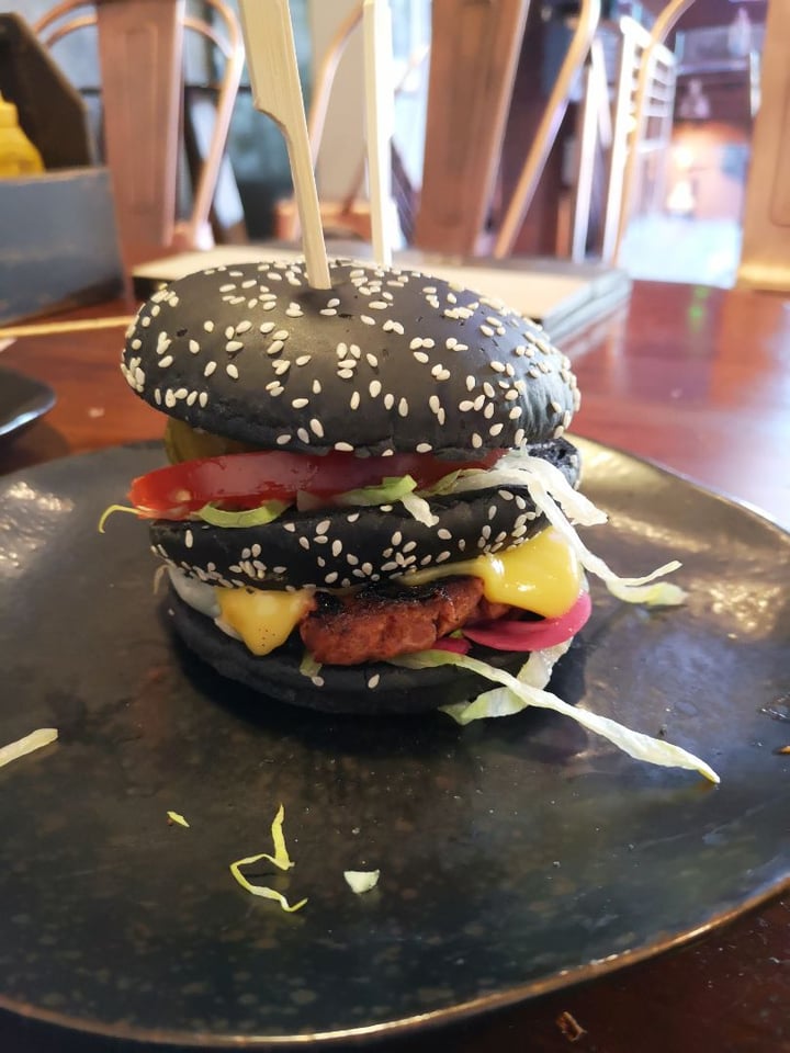 photo of Make No Bones Big Make Burger shared by @bluebeagle97 on  27 May 2019 - review