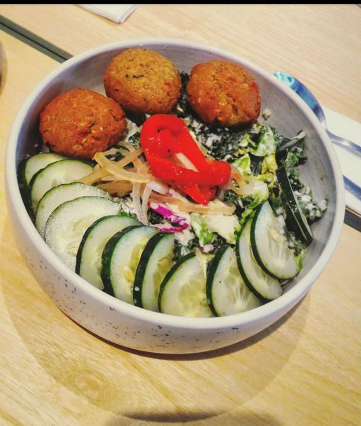 photo of The Roots Salad Bar Mediterranean Salad shared by @raspberryliving on  23 Feb 2020 - review