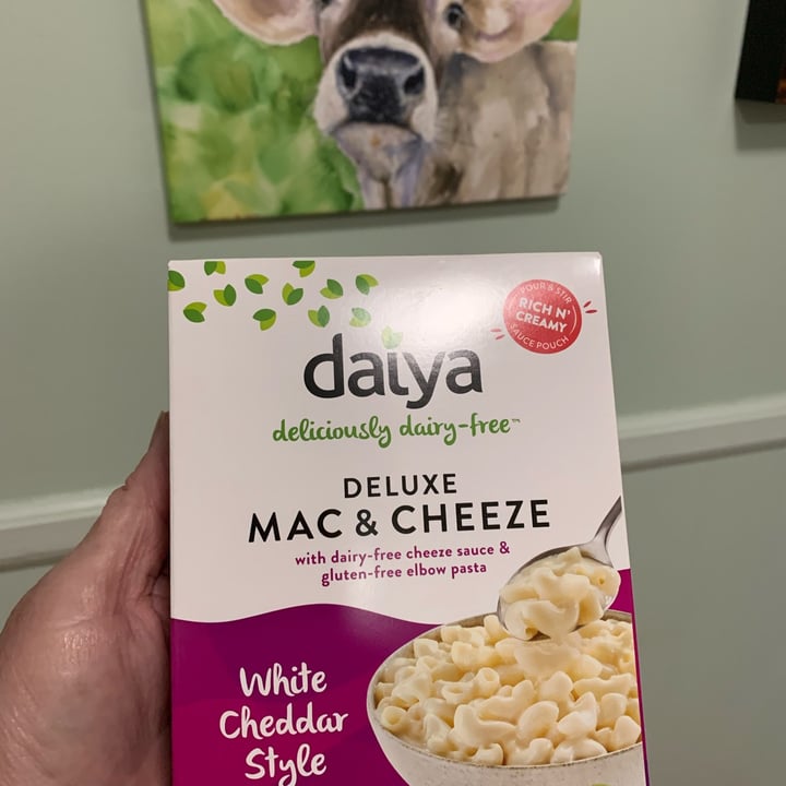 photo of Daiya Deluxe Mac and Cheese White Cheddar Style shared by @onehungryvegan on  31 Mar 2022 - review