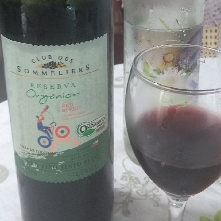 review photo of Club des sommeliers Red blend shared by @terezinhagomes on 17 Apr 2022 - review