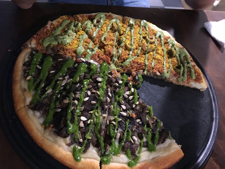 photo of Pizza Vegana Castelar Pizza miti-miti shared by @agoscolo89 on  11 Jan 2020 - review