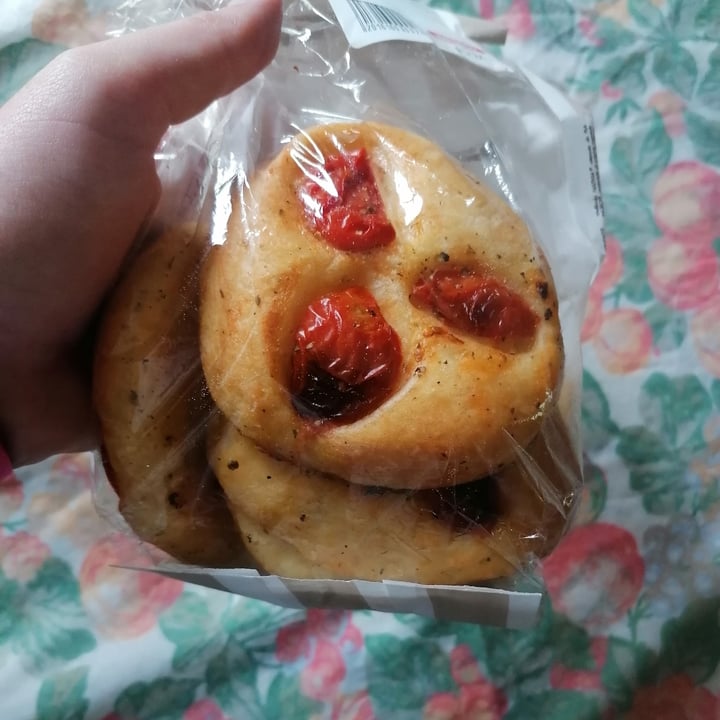 review photo of Esselunga Focaccine con pomodorini shared by @lucy286 on 11 Jul 2022 - review