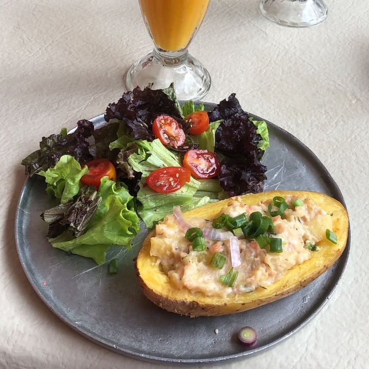 photo of Nutrilavie Papa rellena con muzzalmendra y jamón shared by @vikialew on  21 Jan 2022 - review