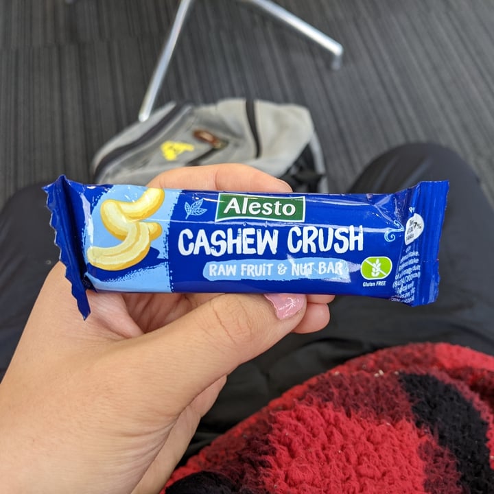 photo of Alesto Cashew Crush Raw Fruit & Nut Bar shared by @katchan on  12 Nov 2022 - review