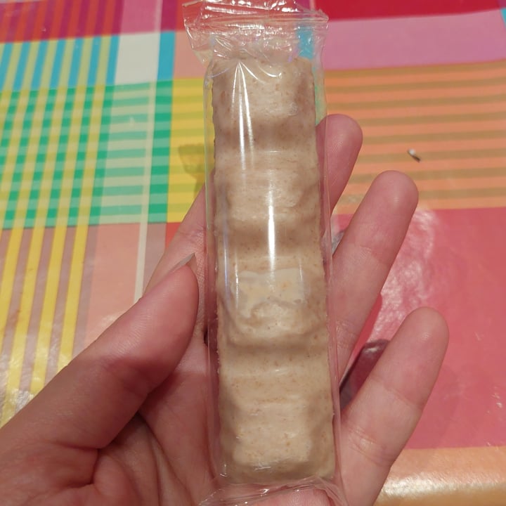 review photo of LoveRaw Caramelised Biscuit Cream Wafer Bar shared by @aryahummel on 02 Oct 2022 - review