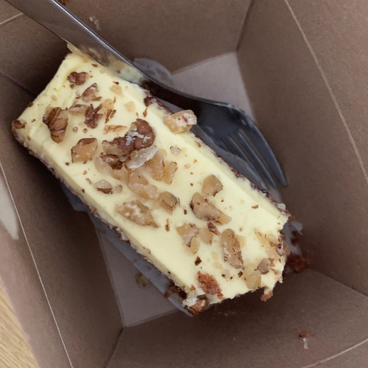 photo of Mood Café Carrot Cake shared by @chloetonihayward on  01 Apr 2021 - review