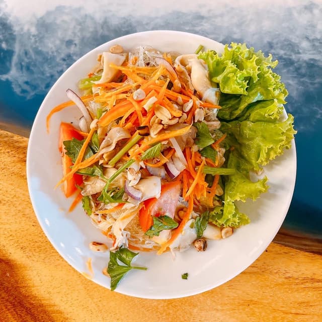 Foto del plato “Mushroom “woon-sen” Salad”