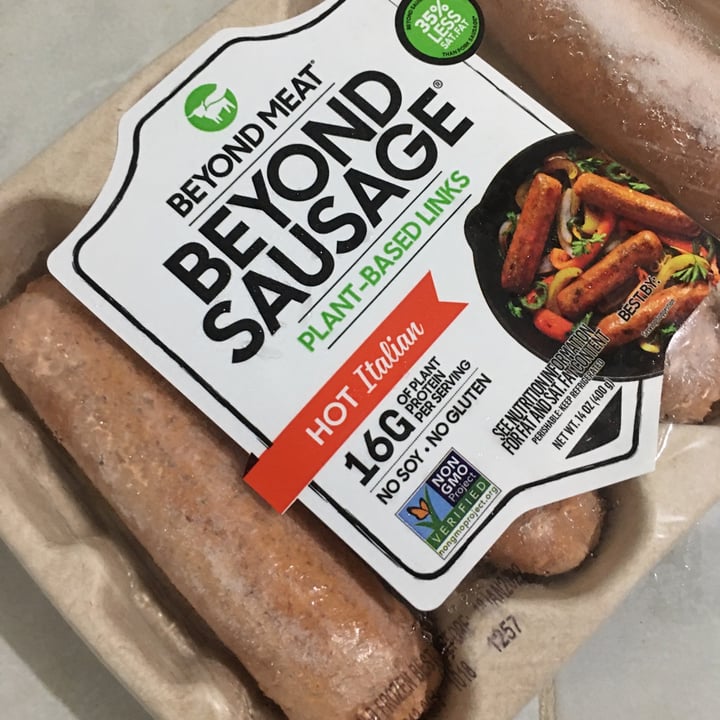 photo of Beyond Meat Beyond Sausage Hot Italian shared by @jasminsotto0518 on  13 Jul 2021 - review
