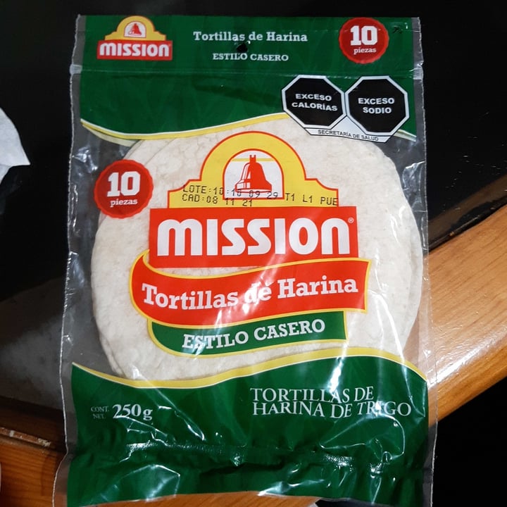 photo of Mission Foods Tortillas de Harina estilo Casero shared by @elizabethlg on  18 Oct 2021 - review