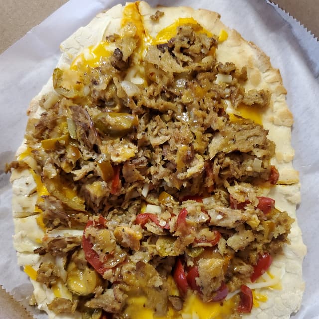 Foto do prato “Vegan Cheesesteak Flatbread Pizza”