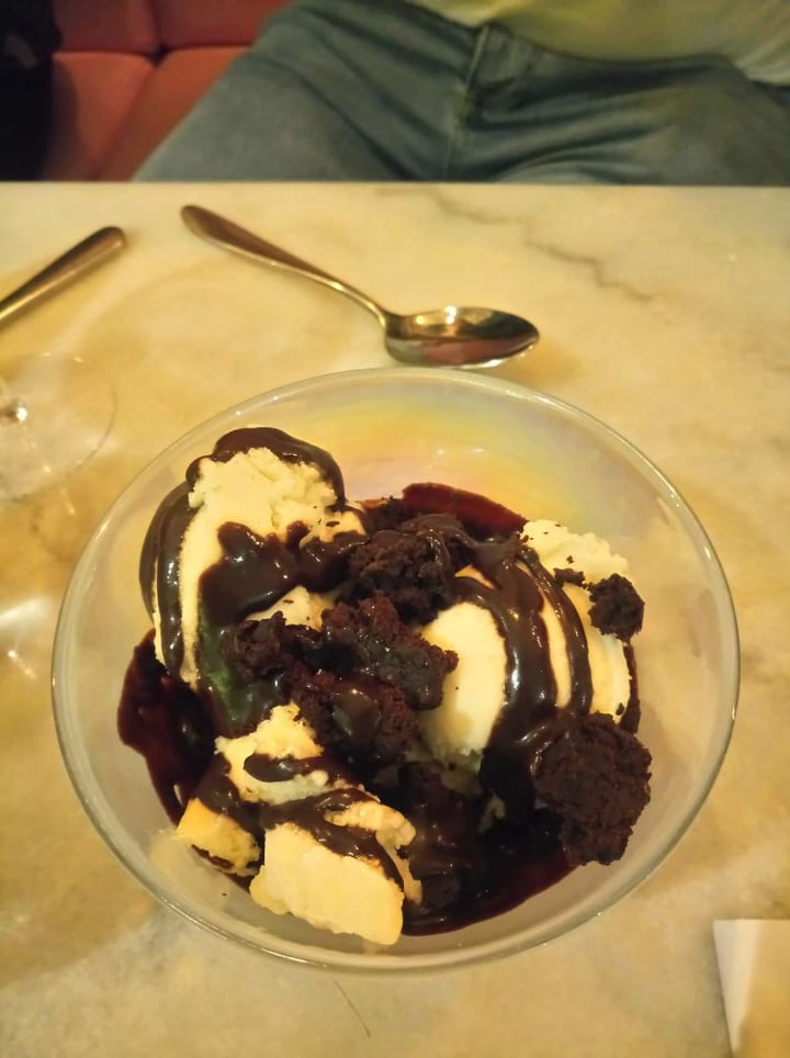 photo of Erpingham house Chocolate Brownie Sundae shared by @skipsmcskippy on  31 Dec 2019 - review