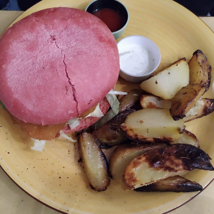 photo of Buddy Italian Restaurant Cafè Chicken burger vegan shared by @bohacaso on  19 Mar 2022 - review