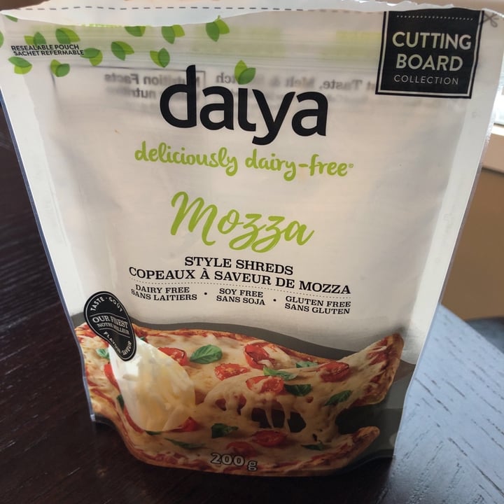 photo of Daiya Mozzarella Style Shreds shared by @meatlessmoronman on  10 Mar 2020 - review