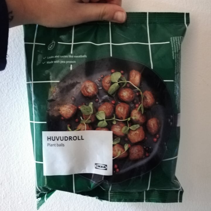 photo of Ikea Huvudroll Plant Balls shared by @nrabaneda on  15 Dec 2020 - review