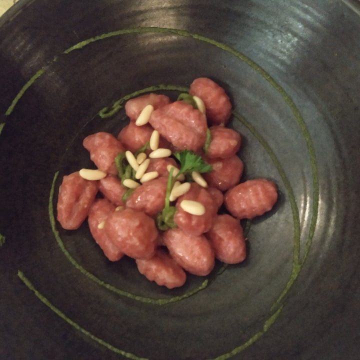 review photo of L'Orto già Salsamentario - Vegan & raw food gnocchi di barbabietola al pesto shared by @veganabillon on 29 Sep 2022 - review